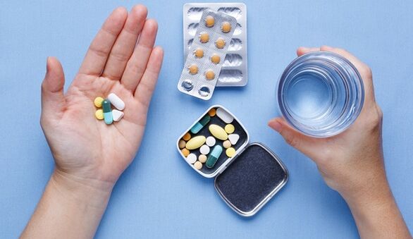 Prendre des comprimés contre la mycose des ongles des pieds