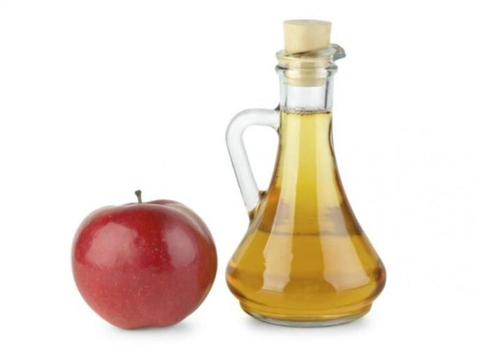 Vinaigre de cidre de pomme pour traiter les mycoses des ongles des pieds
